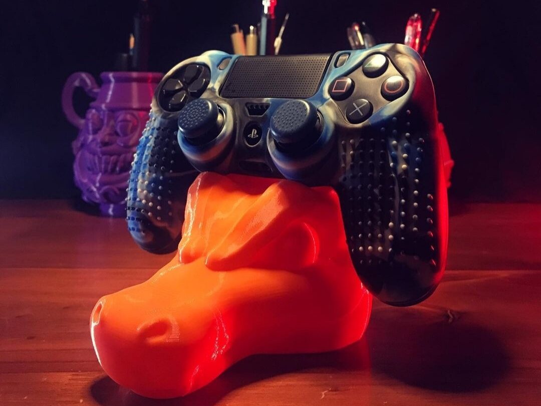 Charizard Controller Stand