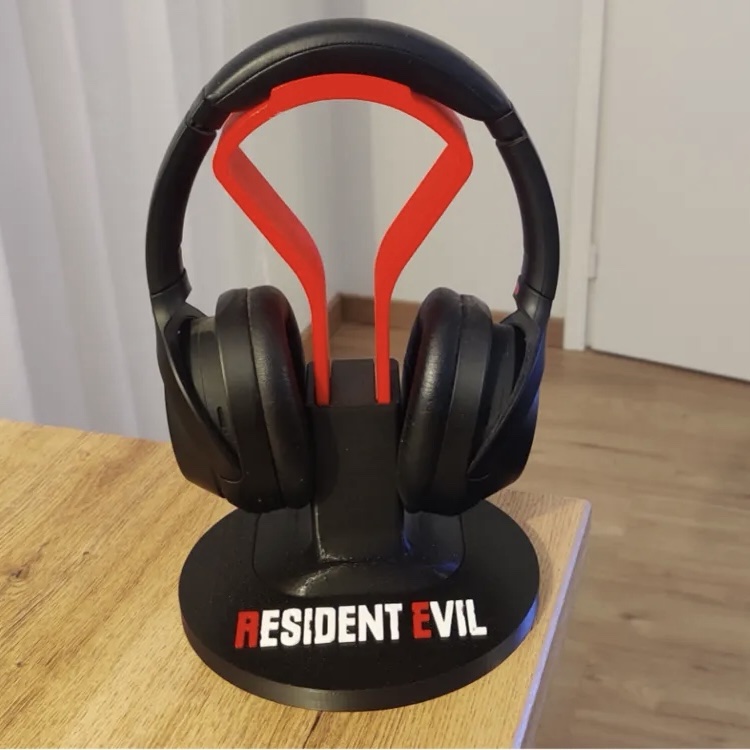 RE Headphone Stand